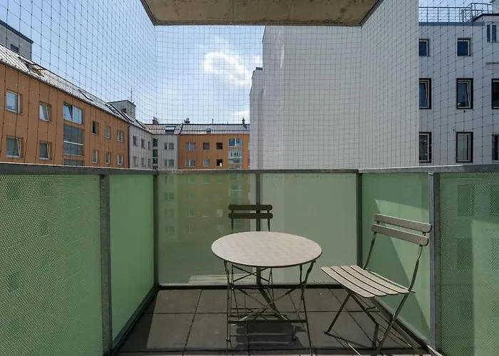 Apartment Elegant 1br Flat With Balcony By Hm