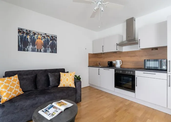 Elegant 1br Flat With Balcony By Hm Apartment