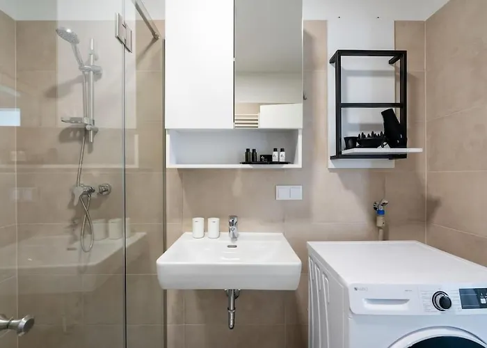 Elegant 1br Flat With Balcony By Hm Apartment *