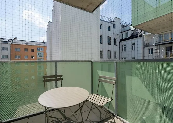 Elegant 1br Flat With Balcony By Hm Vienna